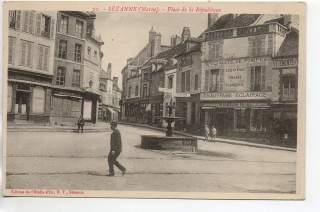SEZANNE - Marne - CPA 51 - La place de la république 4 - fontaine - commerces
