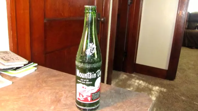 RARE MOUNTAIN DEW Put Up By Emilo & Aminta 10 OZ ACL SODA BOTTLE HILLBILLY & JUG