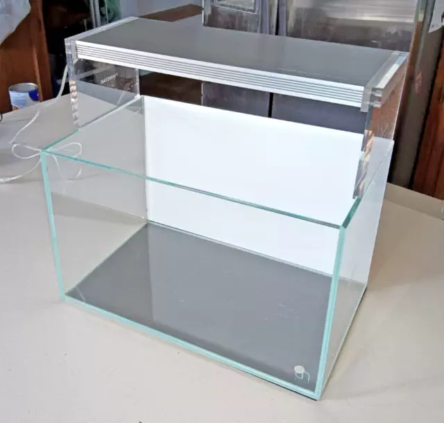 UNS 3 gallon nano aquarium with Twinstar 300e LED and new filter