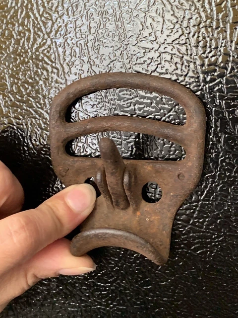 Antique Rustic Iron Wall Hook Cowboy Farm Belt Buckle Towel Coat Hook Hanger