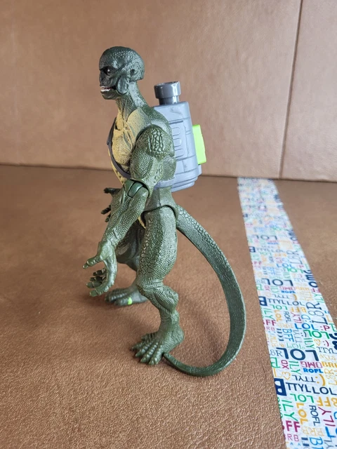 Hasbro 2012 Marvel Amazing Spider-Man Lizard Man Action Figure Squirts Water