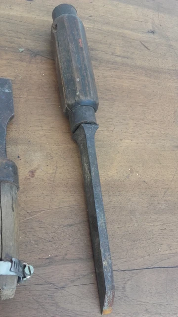 Outillage ancien 4 outils  Manche en bois 2