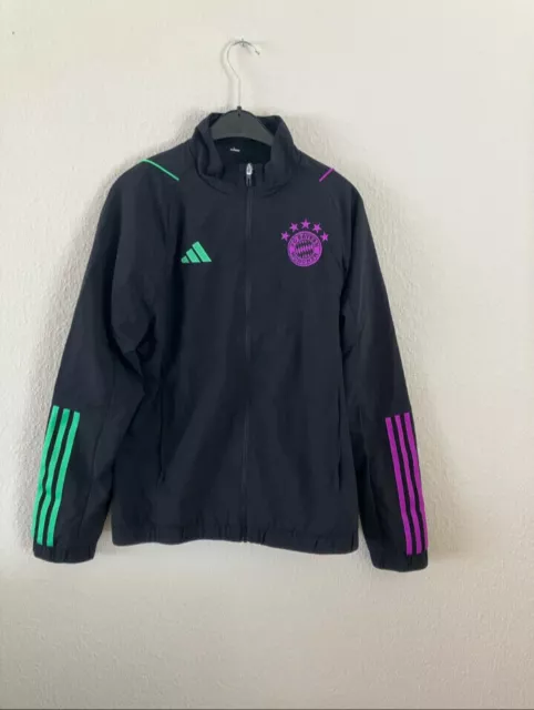 FC Bayern München  Adidas Präsentationsjacke Größe M in Schwarz