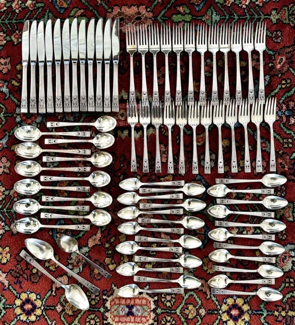 Oneida Vintage Community Plate 85 Pcs.silverware Set