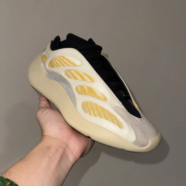 SIZE 9.5 adidas Yeezy 700 V3 Safflower 150.00 PicClick