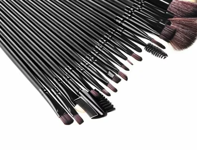 Set da 24 Pennelli Antiallergici Per Trucco Professionale Make Up Con Custodia 3
