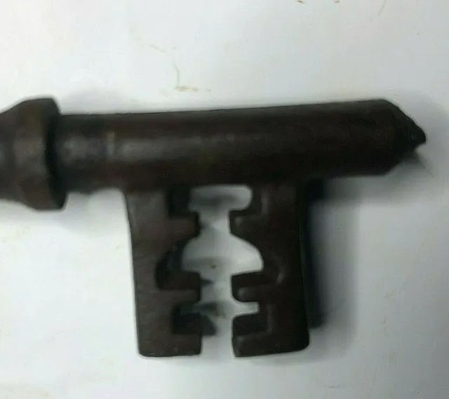 19th Century  Victorian 4.3 inch Bridge Ward Lock key flat Bow original item 2