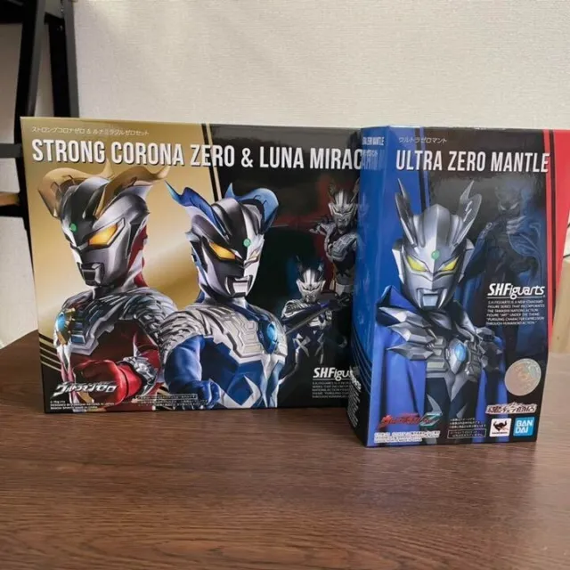 SH Figuarts Ultraman Cosmos Strong Corona Zero & Luna Miracle Zero & Zero Mantle