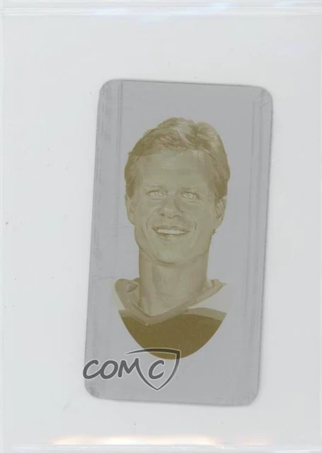 2011 Parkhurst Champions Champ's Minis Printing Plate Yellow 1/1 Mark Howe HOF