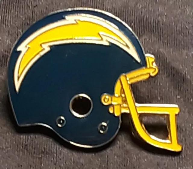 1985 Vintage NFL San Diego / L.A. Chargers Team Helmet Lapel Pin