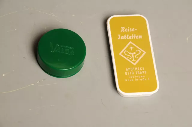 2 alte Pastillendöschen ca. 60-er Jahre: Reisetabletten Apotheke Trapp + Valda