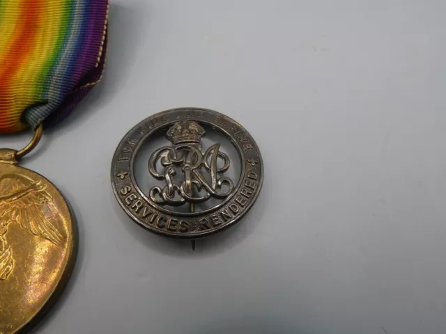 WW1 World War 1 Medal Pair 25172 PTE E GRIFFITHS - WELSH REGIMENT - WOUND BADGE 3