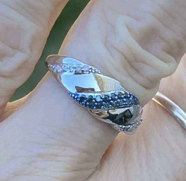 Genuine Blue Diamond Ring .925 Sterling Silver accented diamonds Danbury Mint 7
