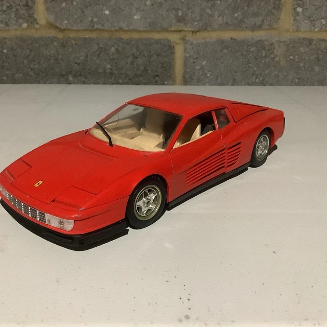 Miniature Burago 1/18 – Ferrari Testarossa 1984 – Jaune – Réf 3004 – Occasion