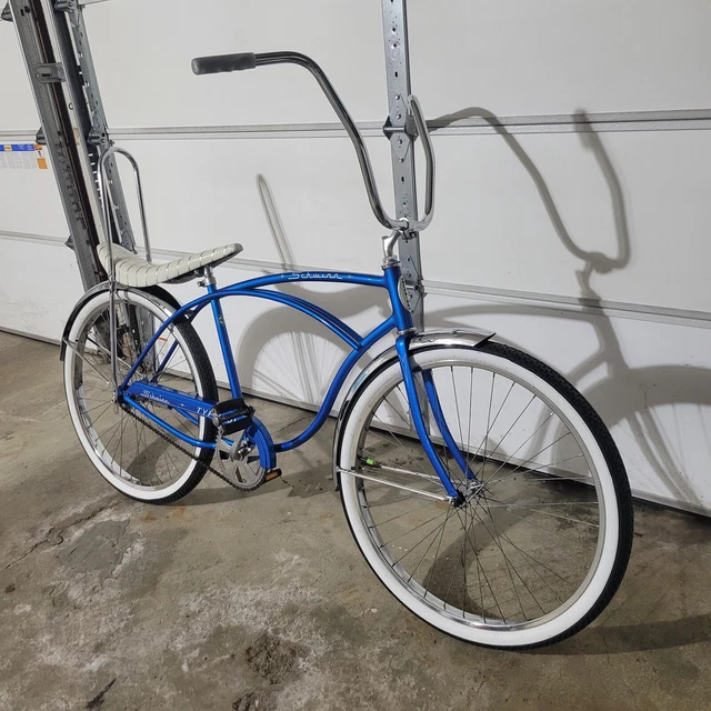blue schwinn beach cruiser