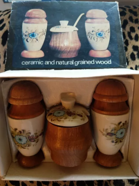 grained wood salt pepper & mustard set vintage ceramic / natural in original box