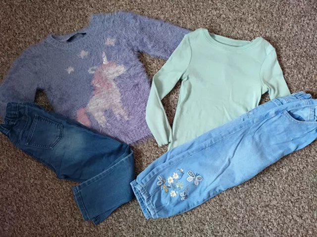 Pacchetto abiti da ragazza top successivo, jeans & jeggings e maglione unicorno George 3-4 anni