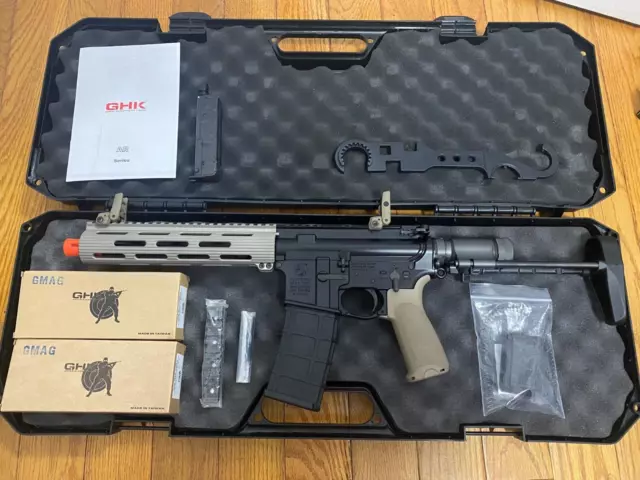 Airsoft GHK M4 V2 Honey Badger GBBR