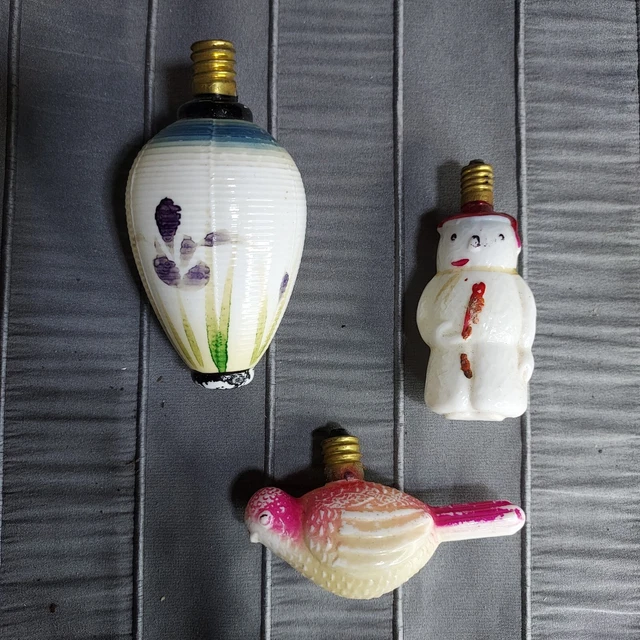 VINTAGE CHRISTMAS LIGHT Bulb Milk Glass Figural Paper Lantern Bird