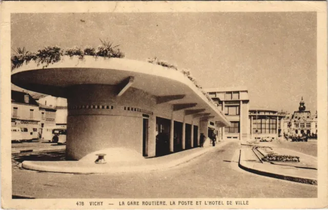 CPA Vichy Gare Routiere, La Poste et Hotel de Ville (1157035)