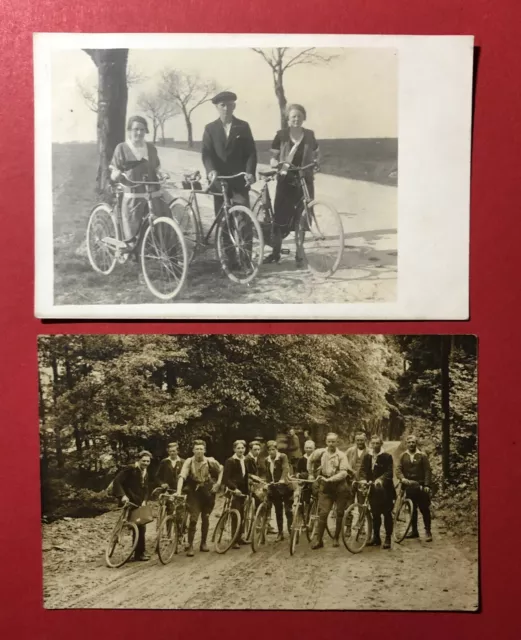 2 x Privat Foto AK um 1920 Gruppenbilder Fahrrad Fahrer, Radfahrer Typen ( 81938