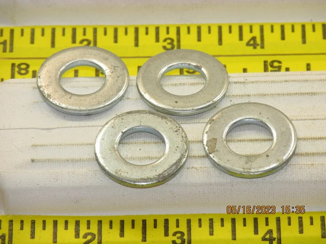 The listing is for:(4) 1/2" SAE flat washers, Zinc plated steel, 1/2"(.09"thick)