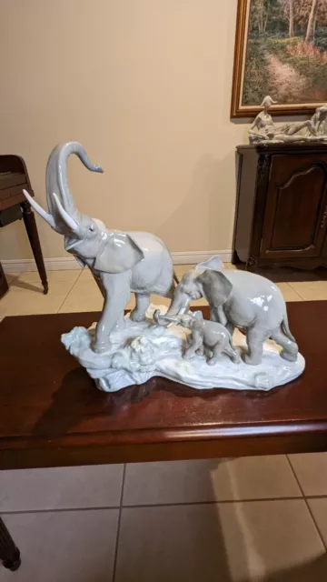 LLADRO Porcelain Figurine #1150 "Elephants Walking" Sculpture 14.5" Large