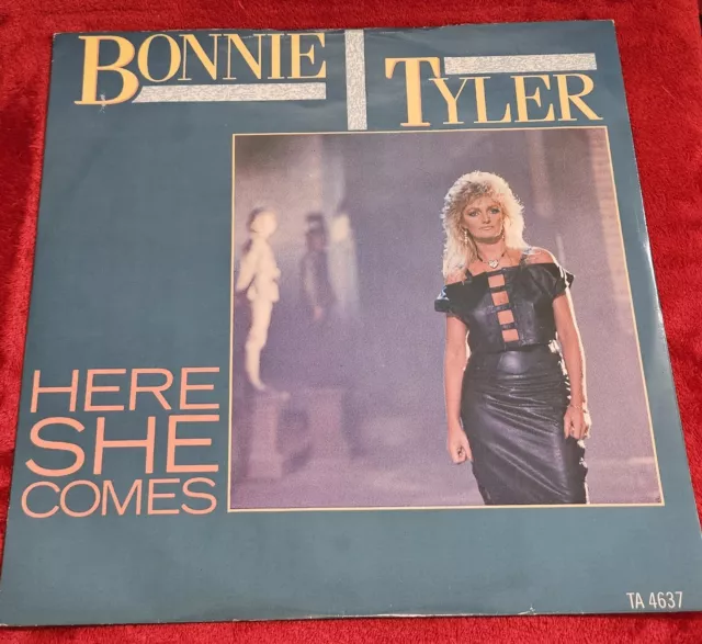 Bonnie Tyler 12" Single Here She Comes