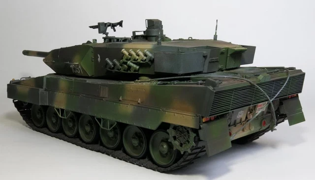 Leopard Paper Model Tank GERMAN MAIN BATTLE tank Leopard 2A5 paper model 1:25 huge 35cm £32.99 ...