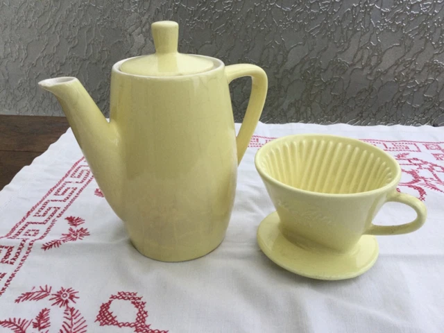 CAFETIÈRE ou théière porcelaine ancienne - VAISSELLE/Café / Thé