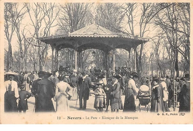 58. n° 103691 .nevers .le parc .kiosque de la musique .