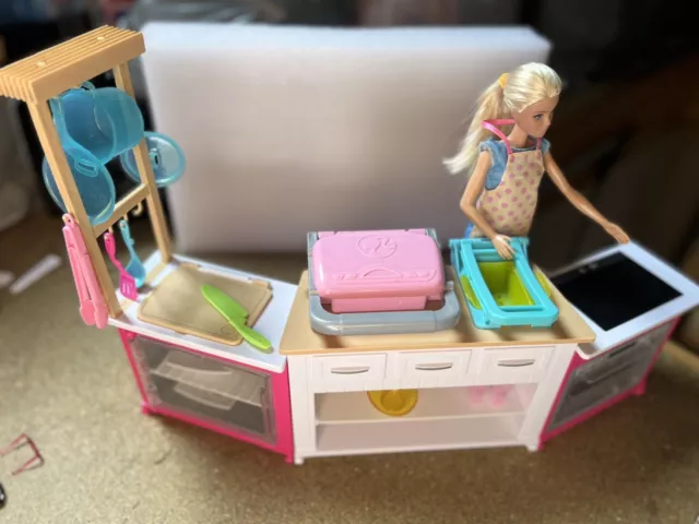 BARBIE PLAY DOH Kitchen With Chef Barbie Accessories And Play Doh