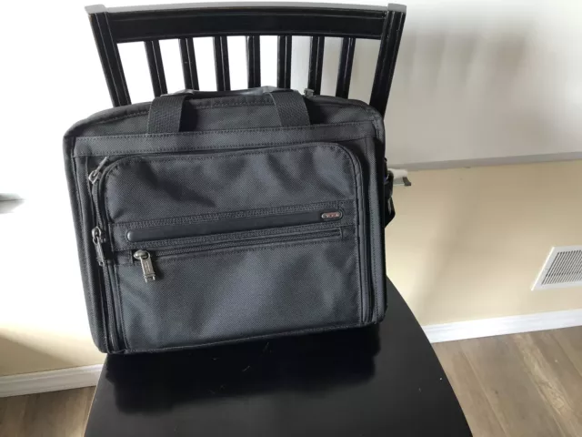 Tumi Alpha ESSENTIAL BRIEF Computer Case Black Ballistic Nylon 26130D4 USED