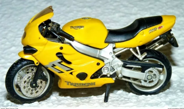 Maisto Moto 1/18 Triumph 600 Tt Tbe