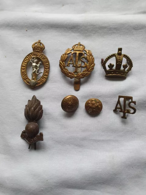 Ww2?  Mixed Lot British Military Cap Badges, Tunic Buttons