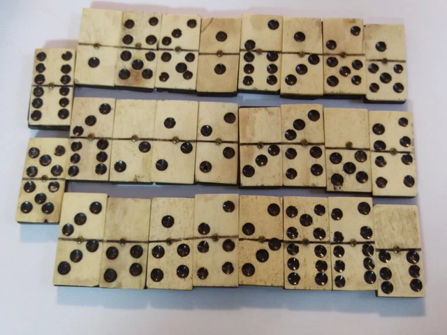 Anciens Dominos Napoléon III En Os Et ébène, Jeu Complet D'époque