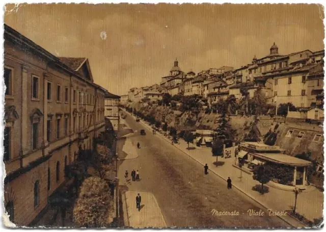 CARTOLINA DI MACERATA ,VIALE TRIESTE viaggiata 1955