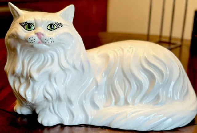 Beautiful Antique Mid-Century White Porcelain Long-Haired Persian Cat Sculpture 2