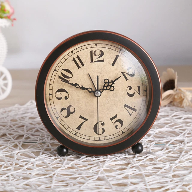 Petite Horloge De Bureau Rétro Vintage – Réveil Analogique Silencieux Sans Tic-Tac, Réveil à Piles Avec Veilleuse, Design Élégant Doré (Vert)
