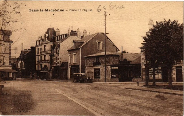 CPA TESSÉ-la-MADELEINE - Place de l'eglise (195229)