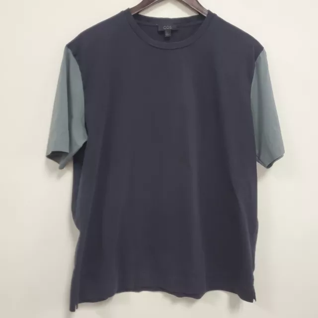 Camiseta COS Para Hombre Mangas Cortas Vinculadas Talla L Negra Gris Colorblock Cuello Redondo