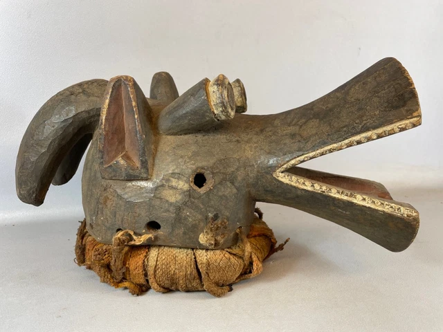 230544 - Rare & Old African Mambila mask - Cameroon.
