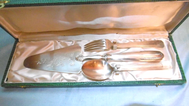 coffret pelle a tarte et couvert metal argente royal
