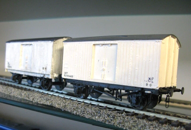 OO GAUGE FINESCALE Kit Built Parkside Pc57 Br/Lner 10 Ton Fish Van (Lot ...