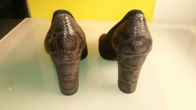 Andrew Gellar Laddie block heel reptile print snake women's size 8 gd shape grey