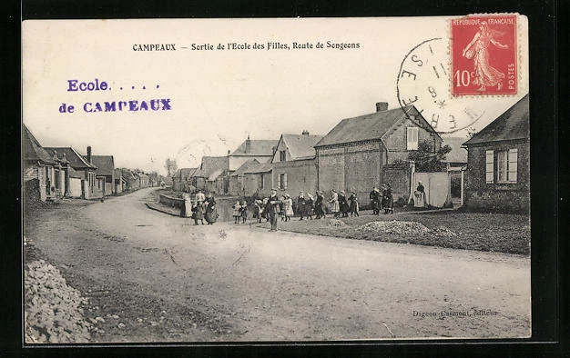 CPA Campeaux, Sortie de l´Ecole des Filles, Route de Songeons