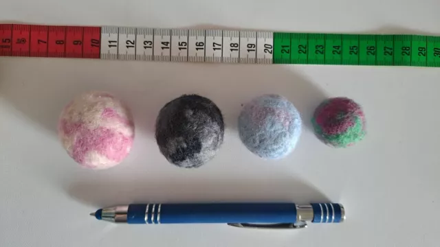 Katzenspielzeug,Woll Filz Bälle, Handarbeit, 100% Filzwolle, Pompons,4  Bommel