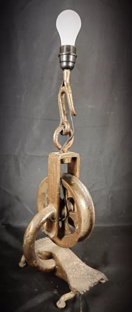 Ancien XXème pied de lampe d'abat-jour avec une poulie qui fonctionne