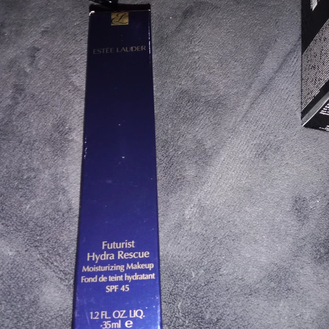 fond de teint  Estée Lauder FUTURIST HYDRA RESCUE beige clair 3C2 SPF 45