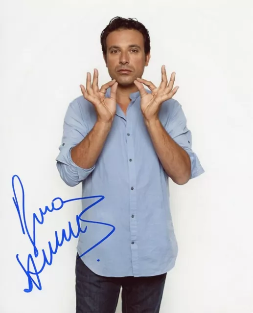 AUTOGRAPHE SUR PHOTO  20 x 25 de Bruno SALOMONE (signée en personne)